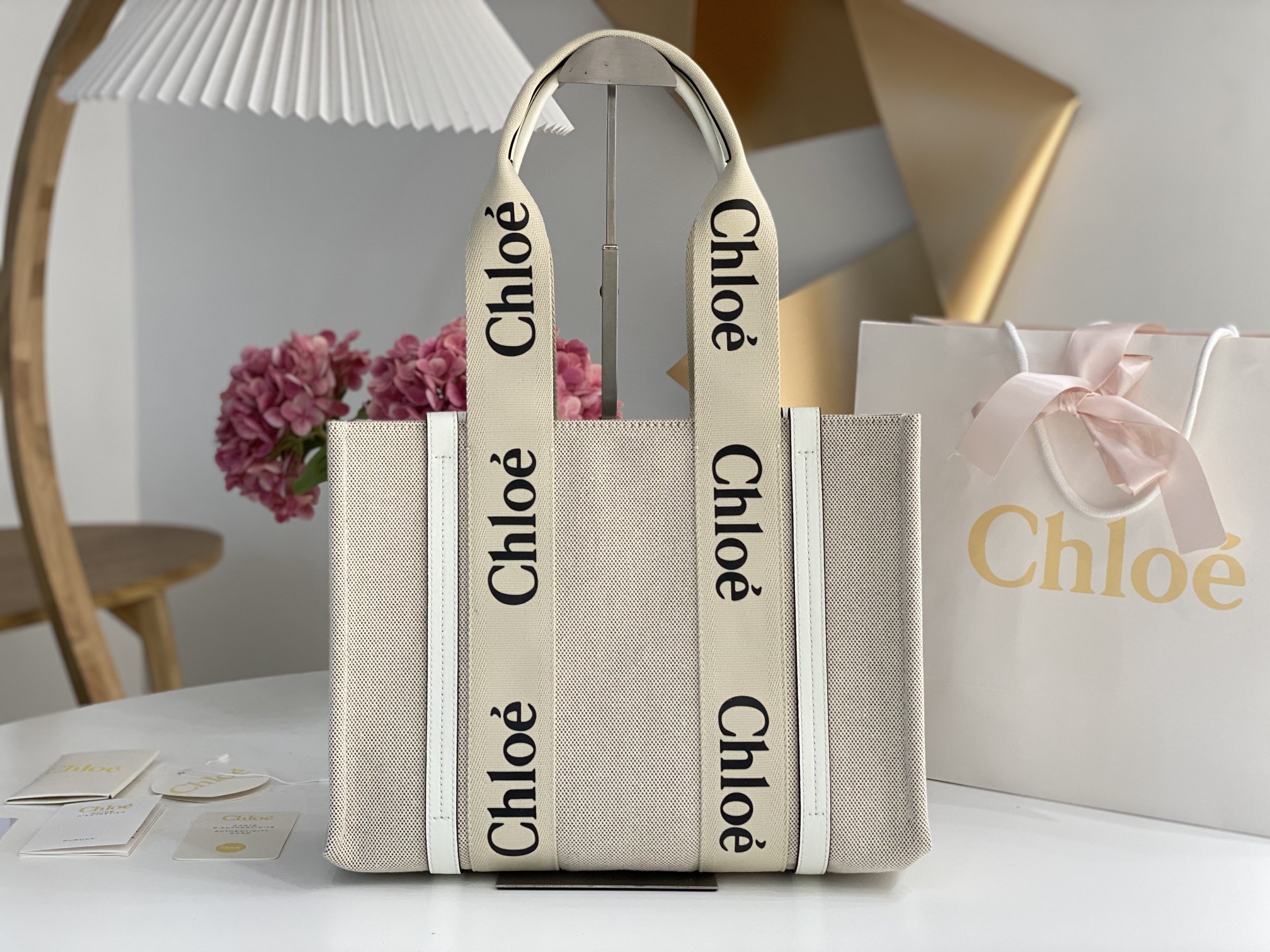 Chloe Medium Woody Tote Bag In Linen